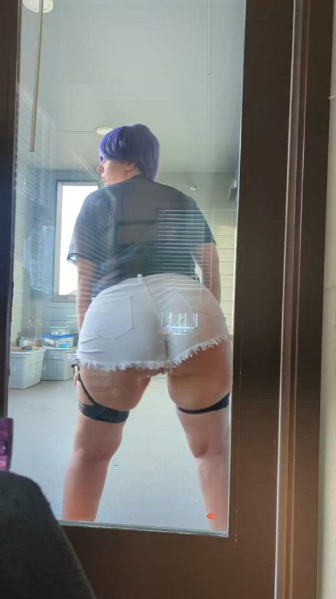ass big ass booty jean shorts pawg shorts twerking gif