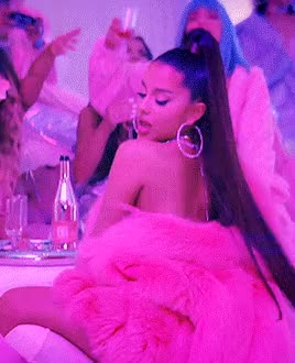 Ariana Grande - 7 Rings