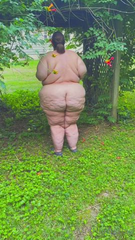 Big Ass Nude Outdoor SSBBW gif