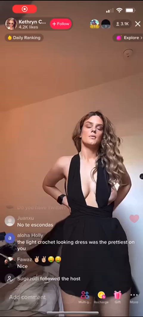 amateur boobs huge tits milf natural tits nipslip tiktok tits gif