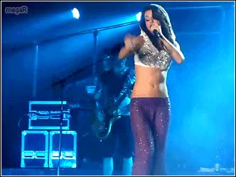 Selena Gomez-WhenTheSunGoesDownTourGIF-280711