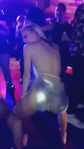 No Panties! at the disco