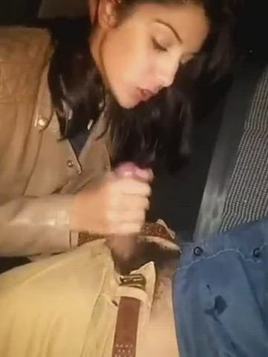 Gorgeous ?beauty ?girl ?blowjob in car video