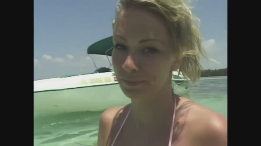 Jenna Jameson Going Pee Pee on Boat (early 2000's)
