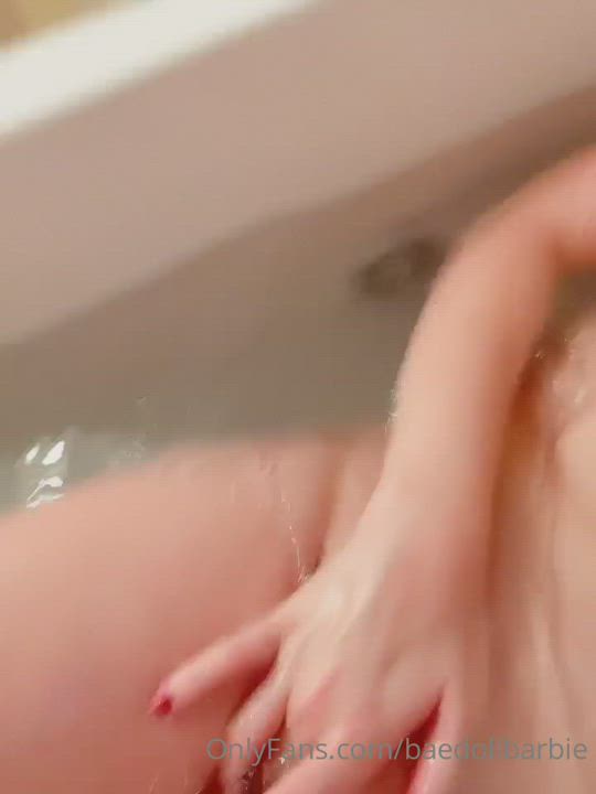 baedollbarbie In bath.. touching my pussy…