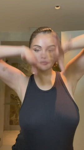 big tits bouncing tits celebrity curvy latina selena gomez gif