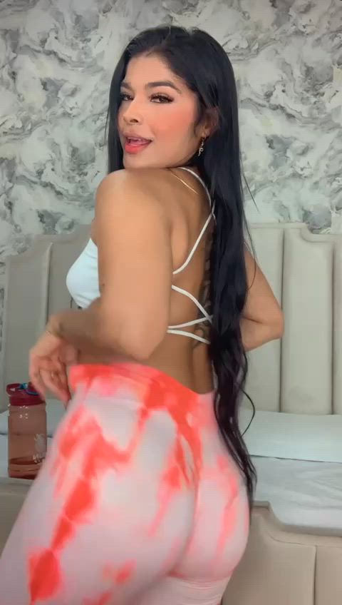 18 years old amateur ass big ass brunette camsoda chaturbate latina leggings phat