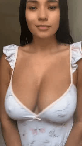 big tits boobs bouncing tits brunette cleavage latina milf non-nude gif