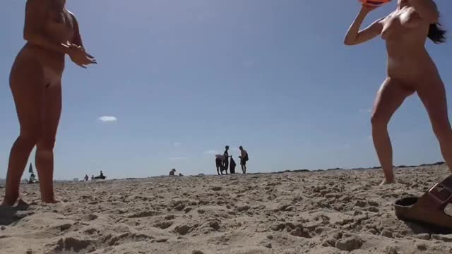 Nude Beach - Roxanne GIF 3