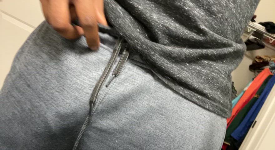 [27] Love how these sweats show off the veins whenever I freeball