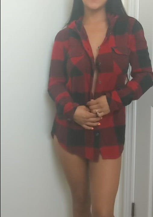 Can a Latin girl pull off a Plaid shirt?