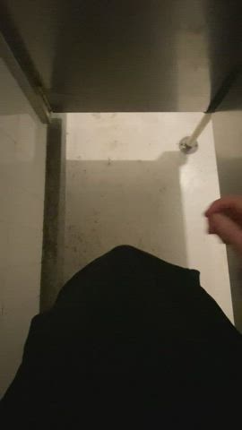 Young horny teen cums all over public toilet door