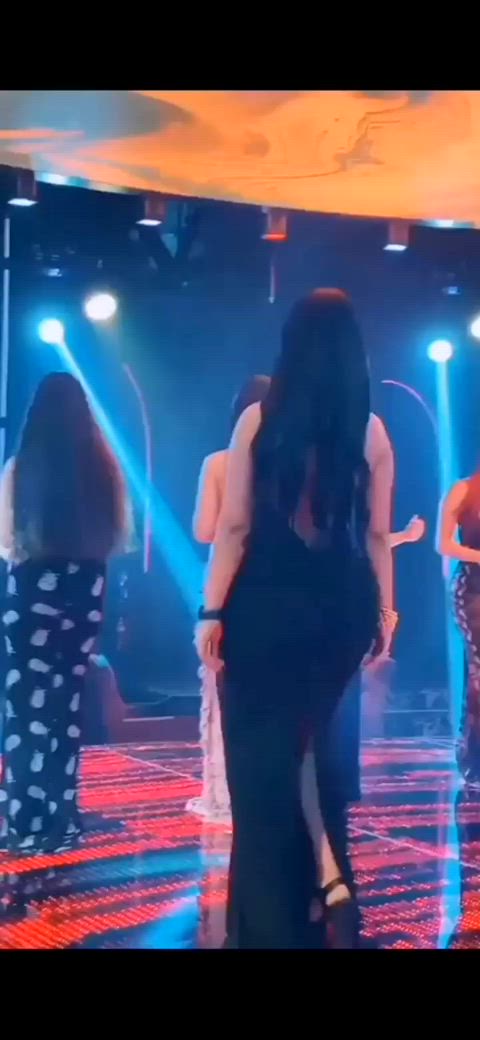 Phatty Iranian ass on the dance floor