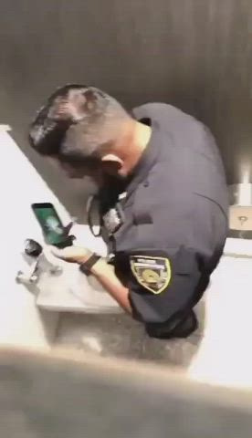 bathroom police yvonne strahovski gif