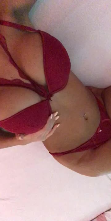 feeling sexy in red ? [f]