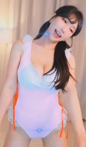 asian big tits bouncing tits dancing korean natural tits gif