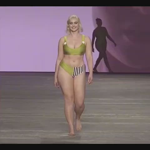 Stefania Ferrario - Curvy Catwalk Model 😗