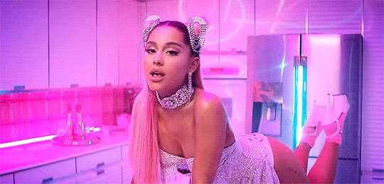 Ariana Grande - 7 Rings