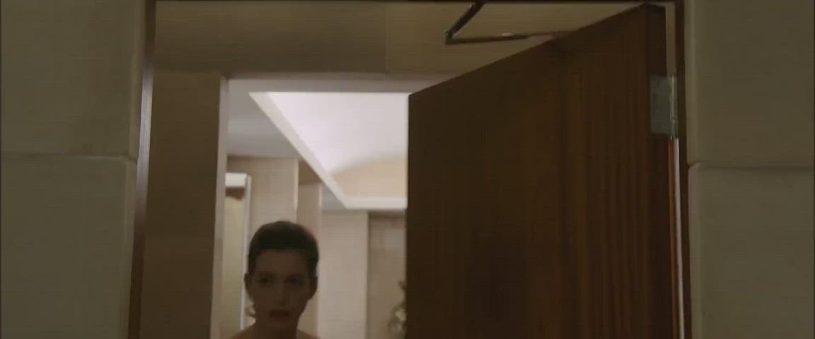 anne hathaway cleavage sexy gif