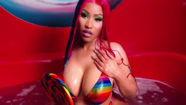 Nicki Minaj gif