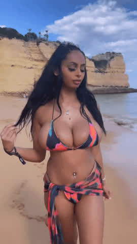 boobs brunette ebony gif