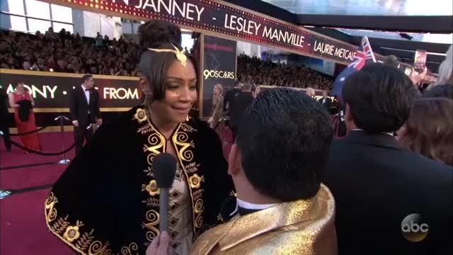 Tiffany Haddish reacts to seeing Meryl Streep at the Oscars