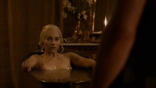 Emilia Clarke - Game of Thrones [S03E08]