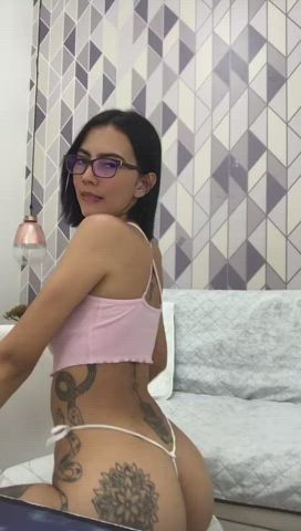 Ass Bouncing Dancing Kissing Latina Tattoo gif