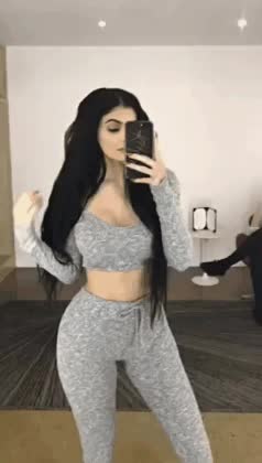 Kylie Jenner gif