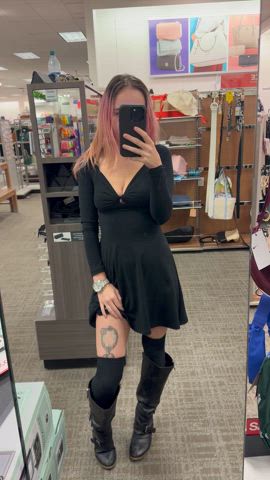 I always feel compelled to pull my tits out when I’m shopping [gif]