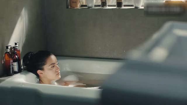 Paulina Gaitan Bathtub Plot in Diablo Guardian