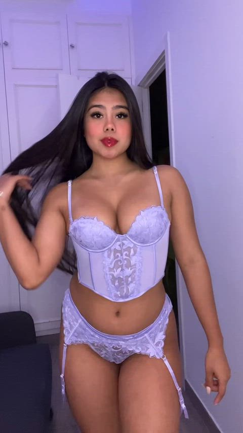 I want you to cum over my asian-latina tits