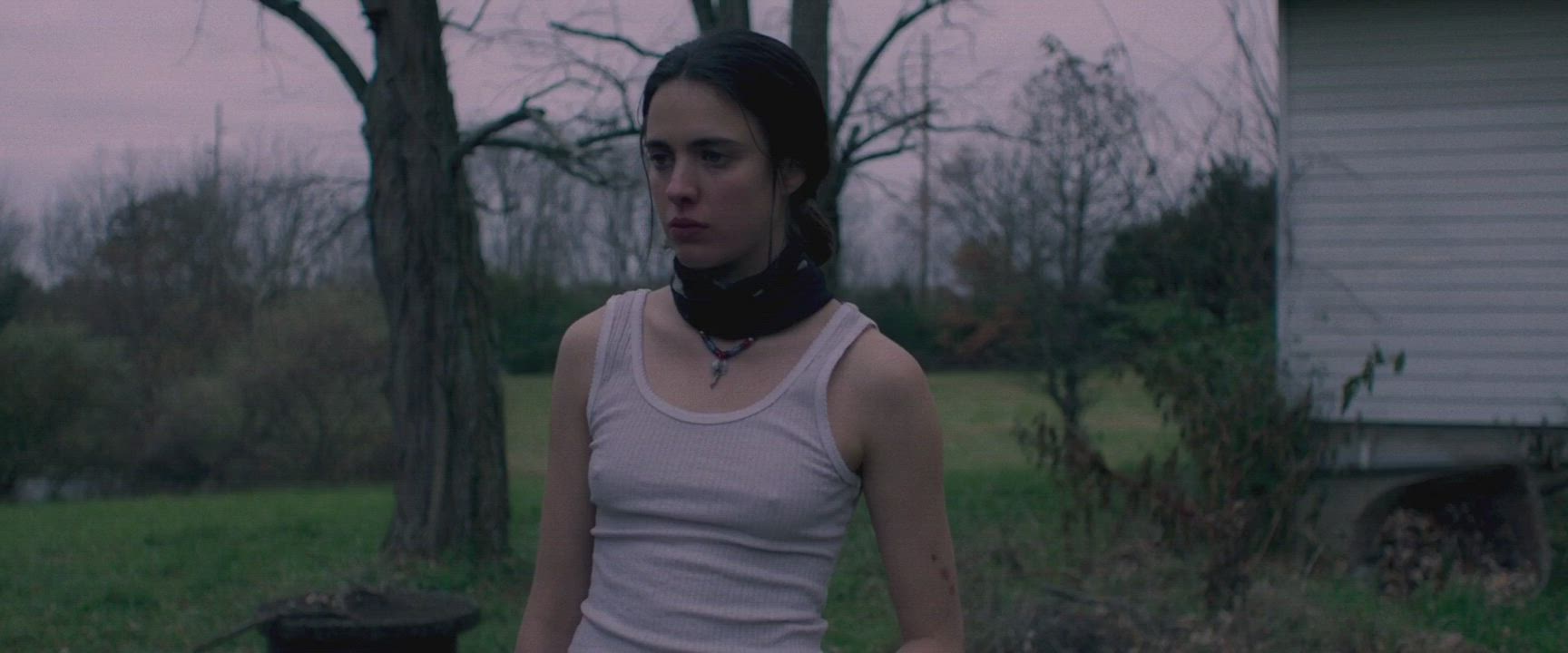 Dipping in the river (Margaret Qualley - Donnybrook (US2018))