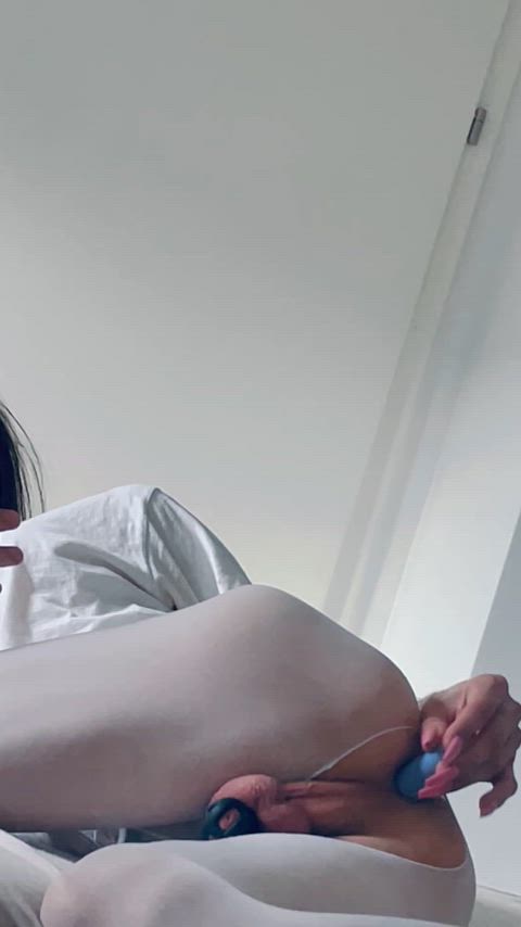 petite butt and a small dick 🥰