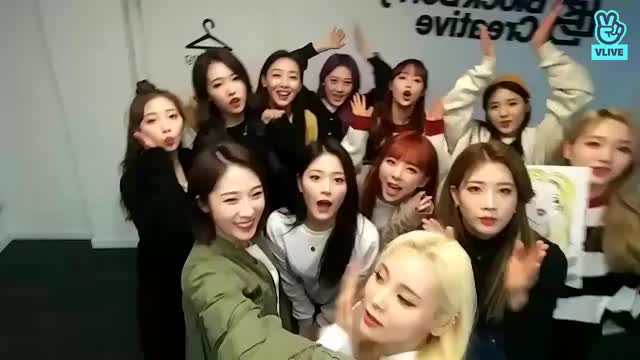 V LIVE - [이달의 소녀] 제1회 이달의 소녀 사생대회 179