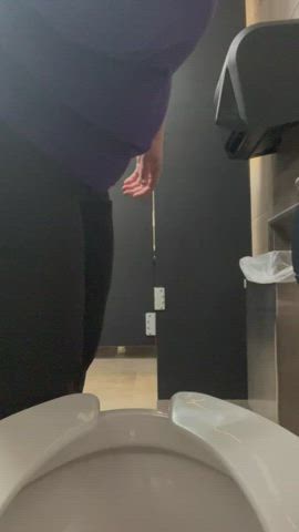 face farting fart fart fetish fetish onlyfans pee peeing soullessflower toilet gif