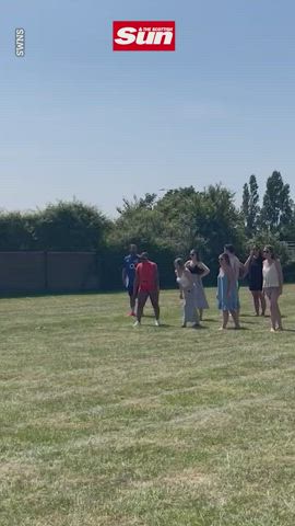 Mum falls on face and shows her ass to the crowd at sports day