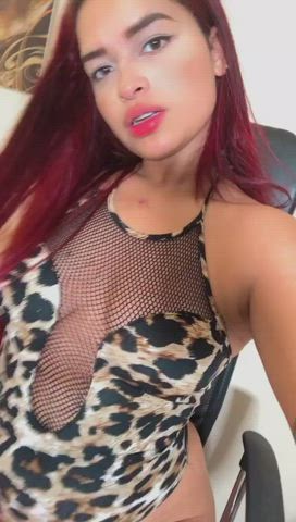 https://chaturbate.com/yessicavega_/ Come with me and play !!