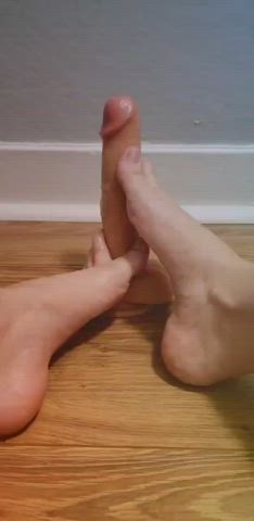 Anyone Likes FootJob?