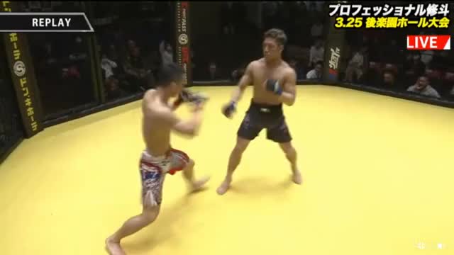 Kento Yamamoto with a guillotine over Takashi Nakayama