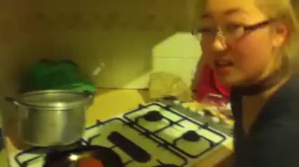 xhamster.com 8922059 follando y cocinando cooking and fucking 240p