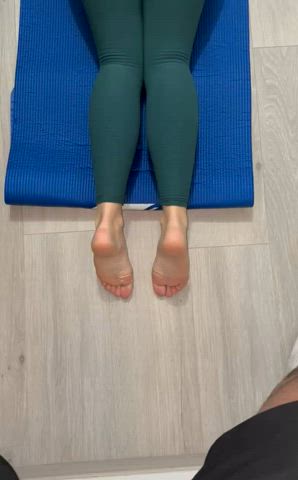 ass feet feet fetish girls panties redhead yoga yoga pants gif