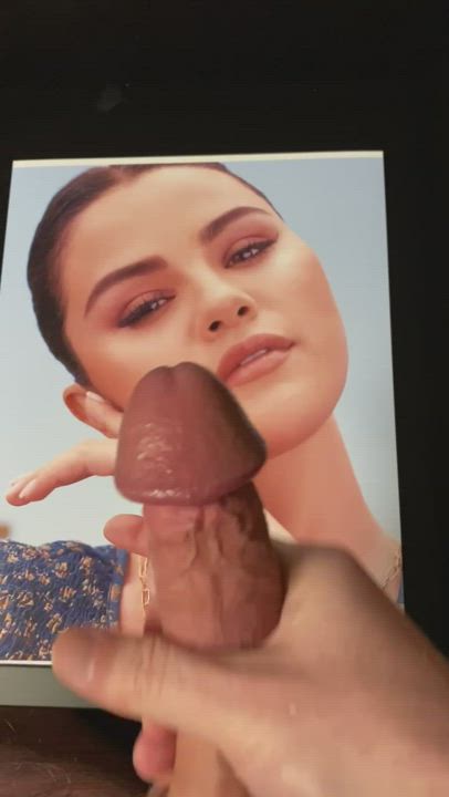 Selena Gomez cumtribute