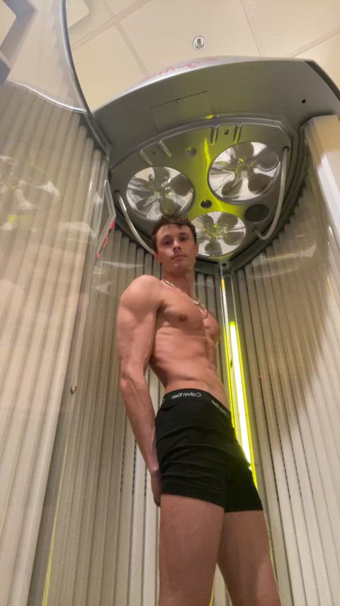 20 years old gym jerk off onlyfans public tanlines tanned flexing gif