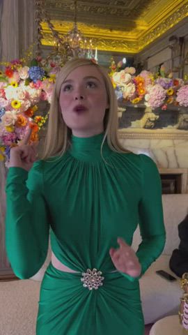 ass blonde booty celebrity elle fanning natural tits small tits gif