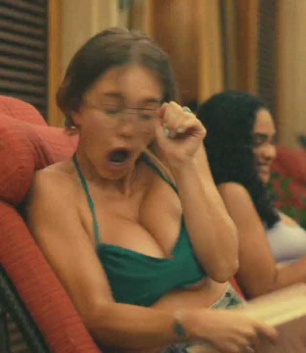 Big Tits Celebrity Sydney Sweeney gif