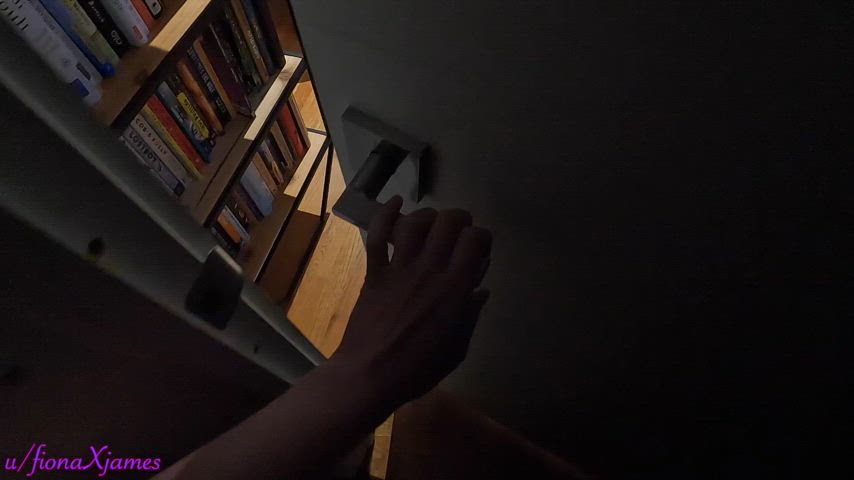 Caught my roomie watching porn.. gave him a warm place to cum 😌