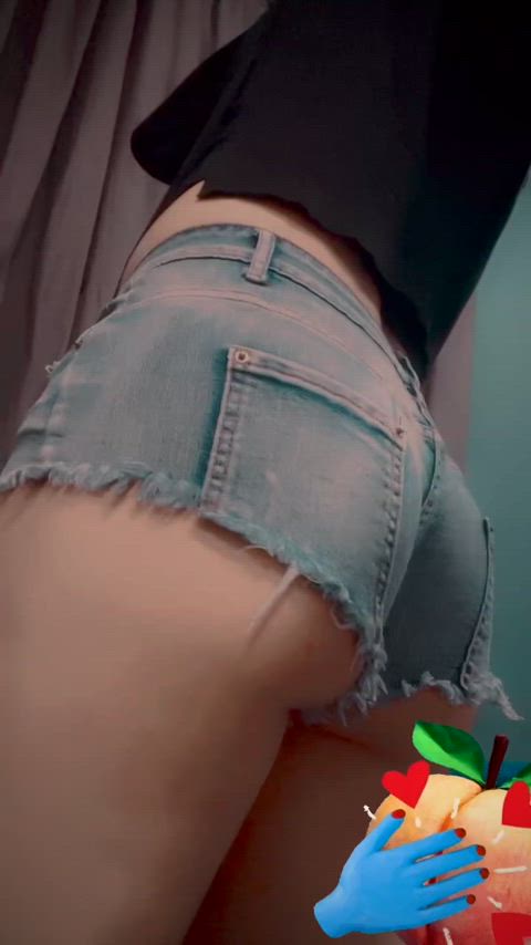 amateur ass booty bubble butt jean shorts latina round butt shorts slutty tight ass