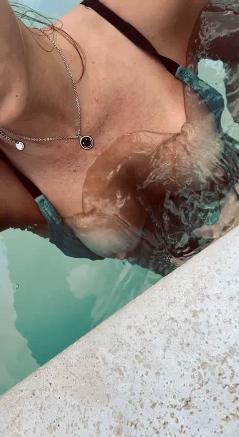 amateur big tits boobs brunette onlyfans pool swimming pool teen tits topless bikinis