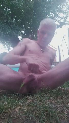 gay outdoor pissing gif